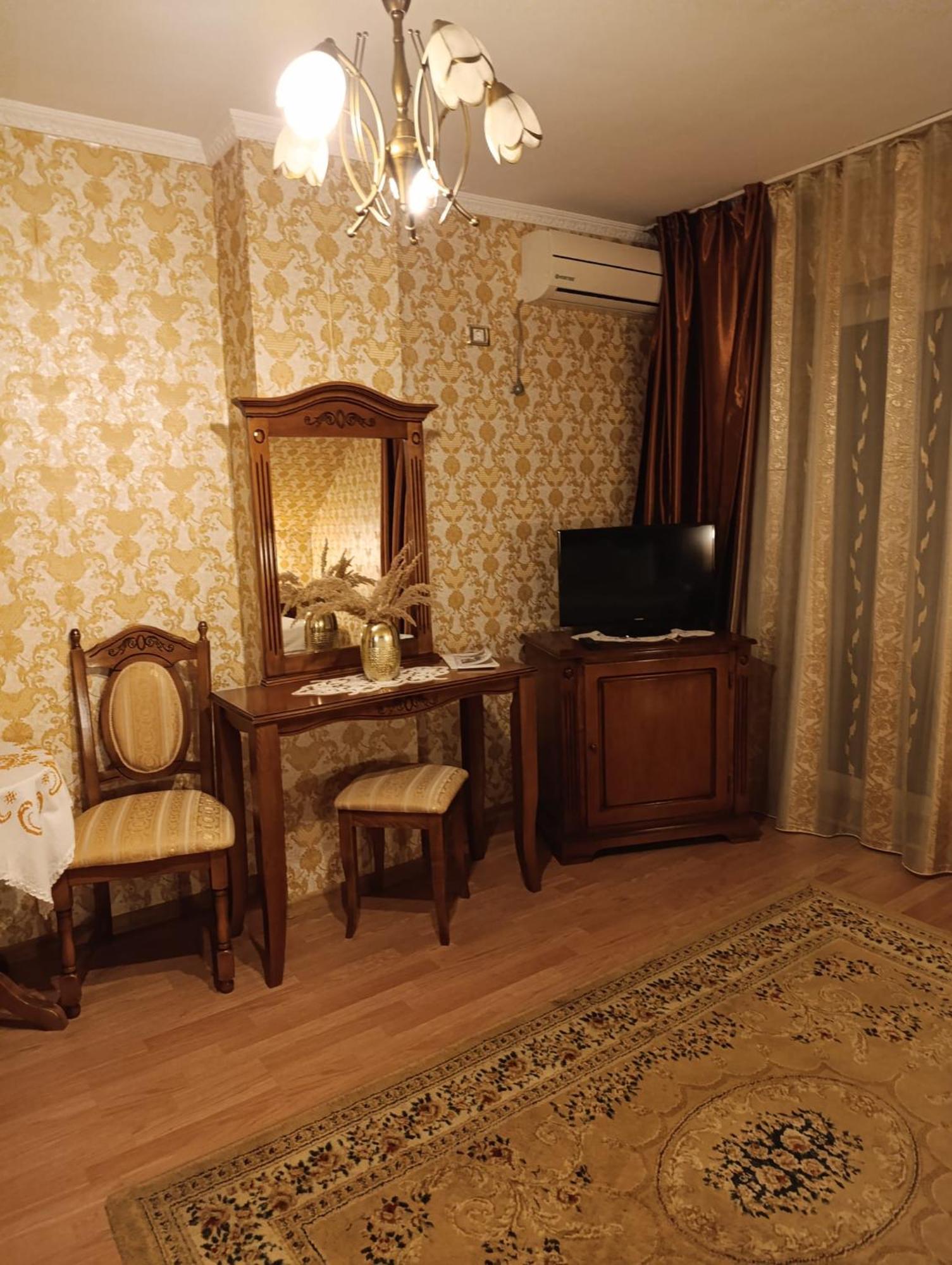 Pensiunea Lari Бэйле-Уну-Май Экстерьер фото